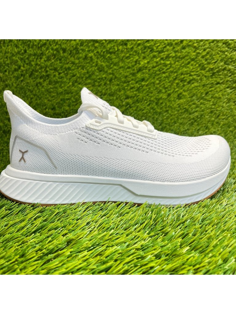 Flux Adapt Runner White Gum Womens Size 9 Mens Size 7.5 Running Walking Shoes